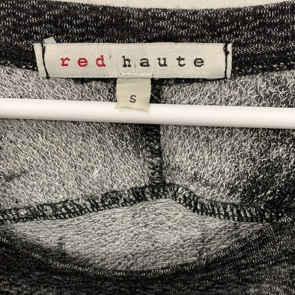 Red Haute women’s long sleeve crew neck top, size small, thumb holes good cond - Picture 2 of 6